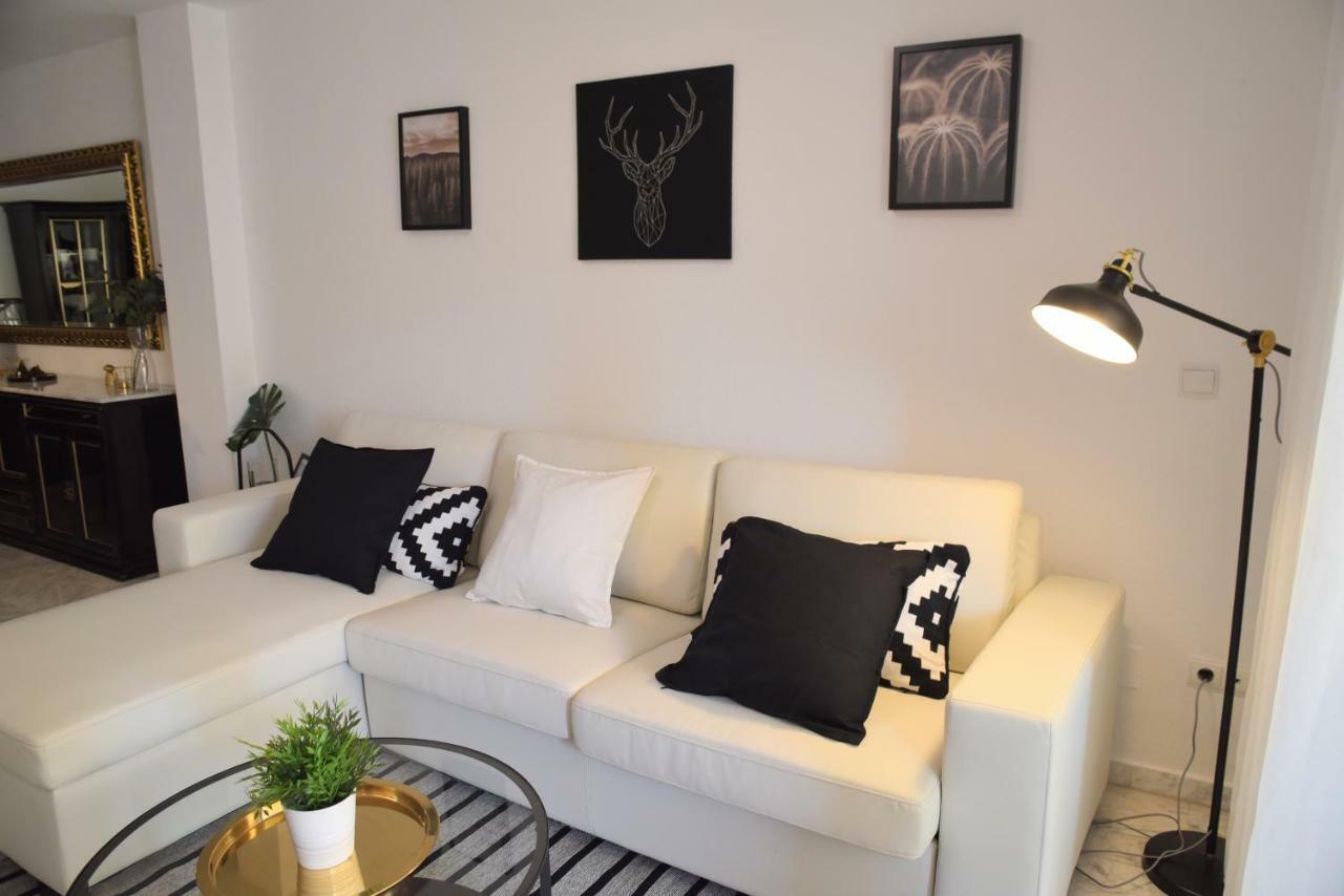 Homely Malaga Don Cristian Con Parking Privado Zewnętrze zdjęcie